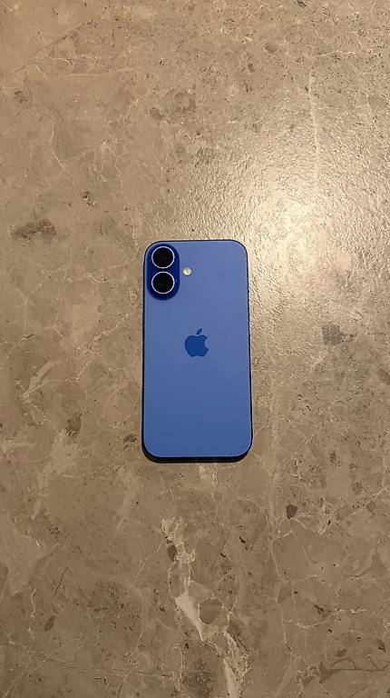 Apple iPhone 16