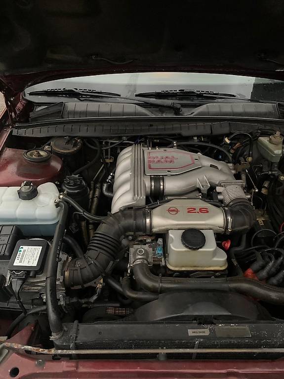 Opel Omega A 26i — slika 5