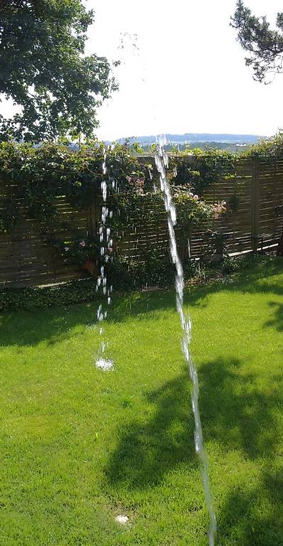 Teich Springbrunnen Fontäne Wasser Düse Strahl beweglich im Kanton