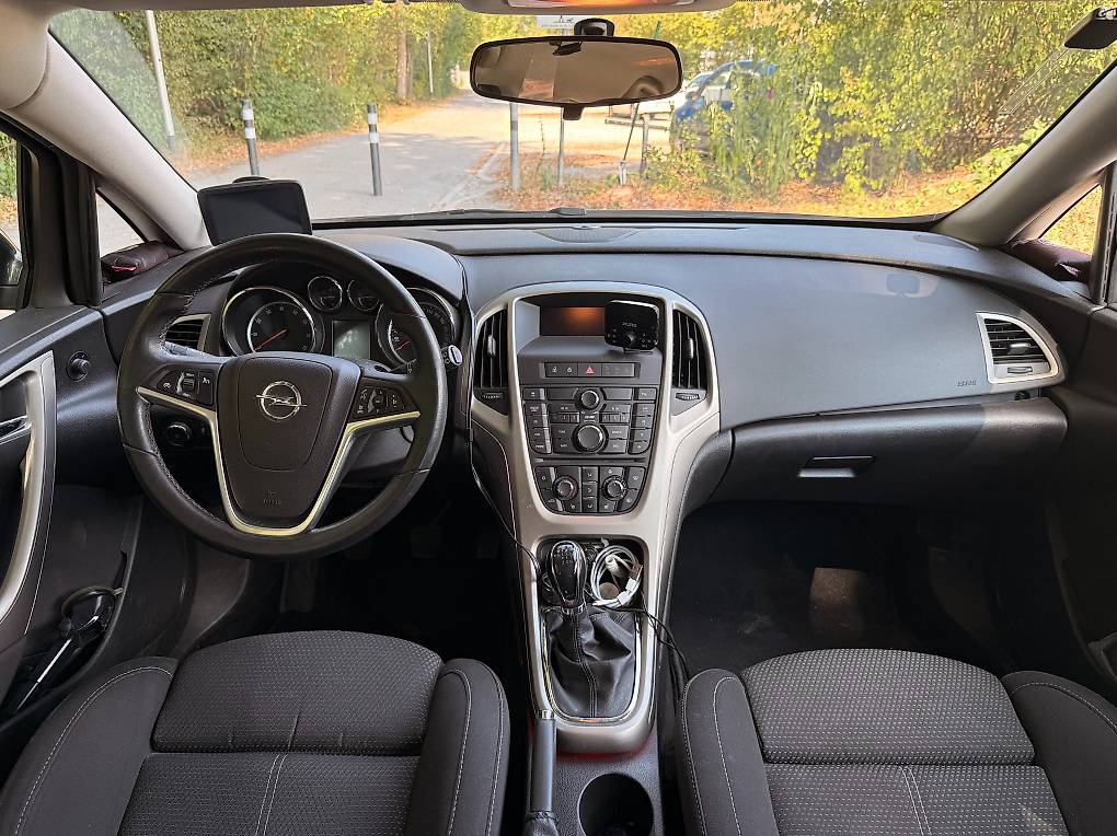 Opel Astra 1.4 Turbo | 120 PS | 105'000 km | 1. Hand — slika 4