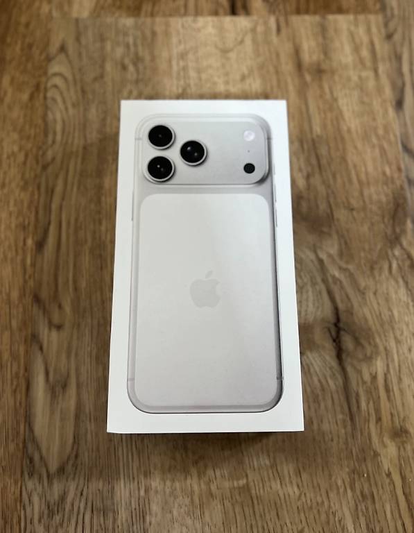 Apple iPhone 17 Pro Max 256GB Silber | Neu OVP im Kanton Aargau
