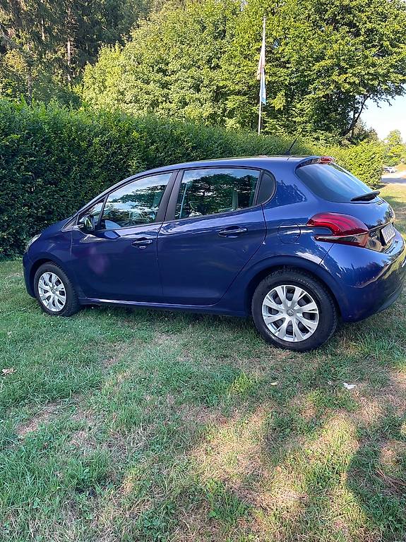Peugeot 208  Top gepflegt, nur 43000 km, 8-fach bereift — slika 2