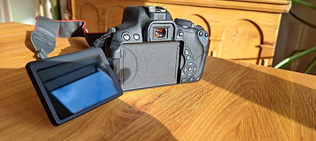 CANON EOS 700D mit viel outlets Zubehör