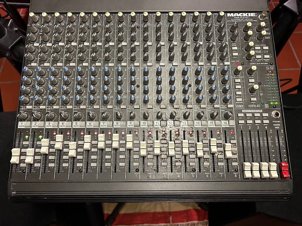 Behringer ultrapatch pro Model PX 2000 Cantone Ticino - tutti.ch