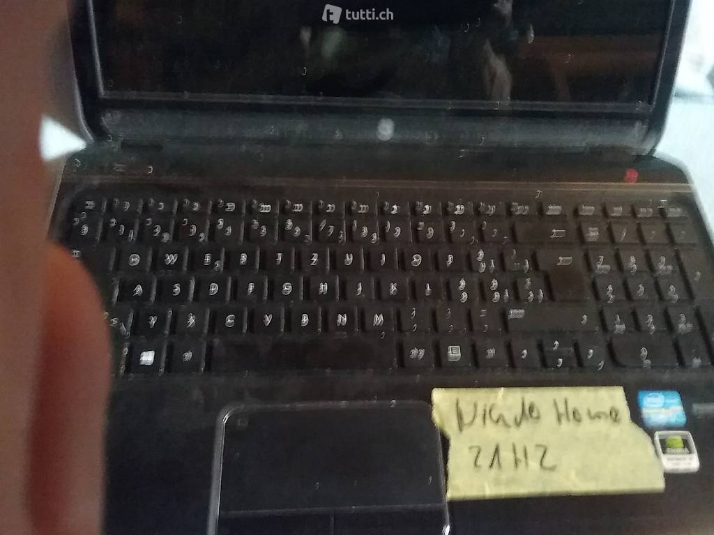 1 HP Laptop