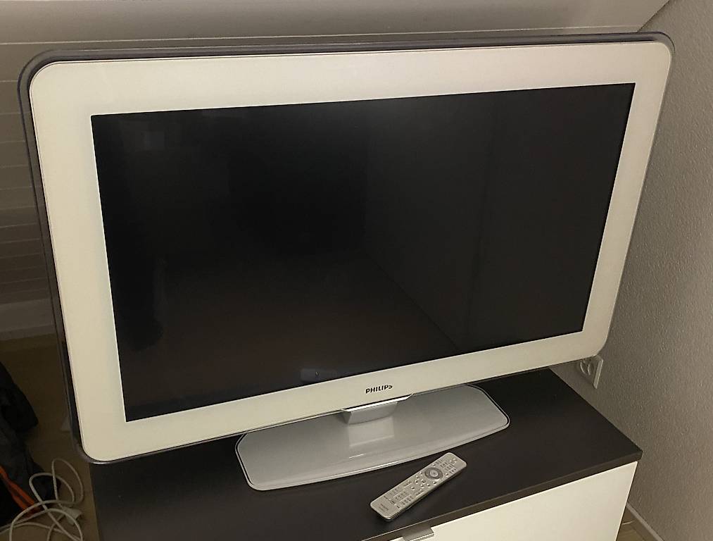 Philips Aurea LCD-TV 42 Zoll mit Ambilight im Kanton Zürich - tutti.ch