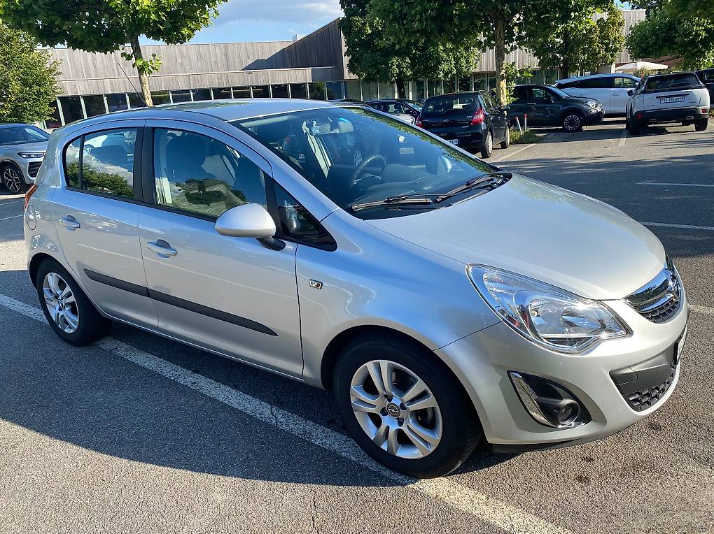 Opel  Corsa D 12 eco grau — slika 2