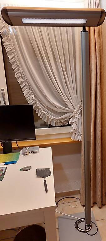 Stehlampe Unilux im Kanton Aargau