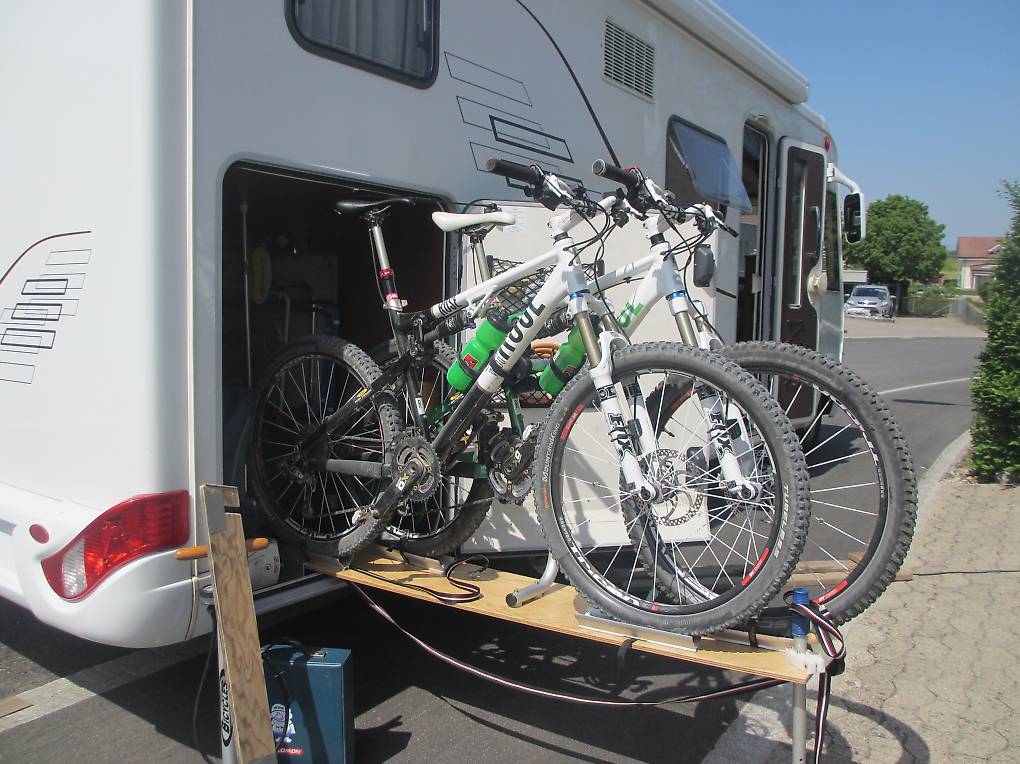 FAHRRAD EINSCHUB FÜR DIE WOHNMOBIL GARAGE in St. Gallen