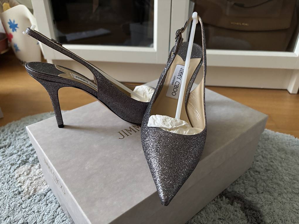 Jimmy Choo 38 1/2 im Kanton Basel-Landschaft