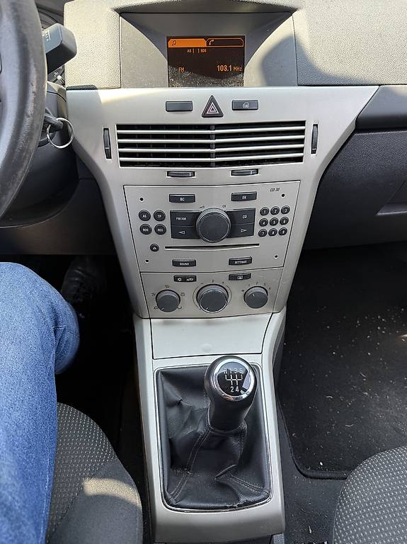 Opel Astra H 1.8 — slika 3
