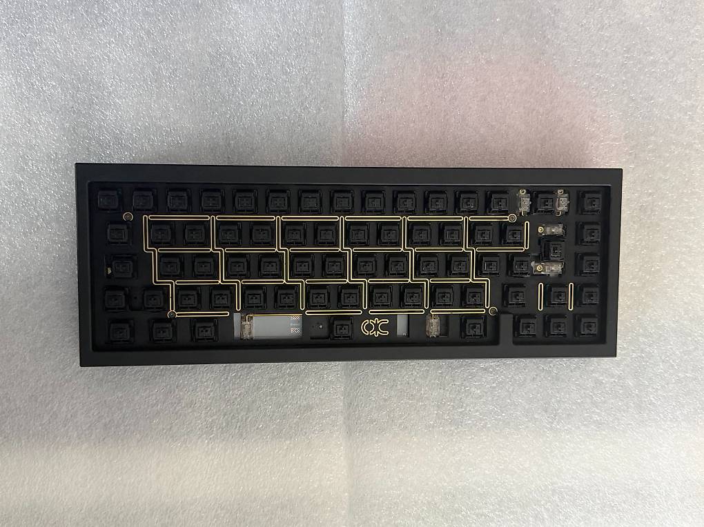 Qwertykeys QK65 R2 Keyboard Kit + Keycaps | ISO Layout im Kanton St ...
