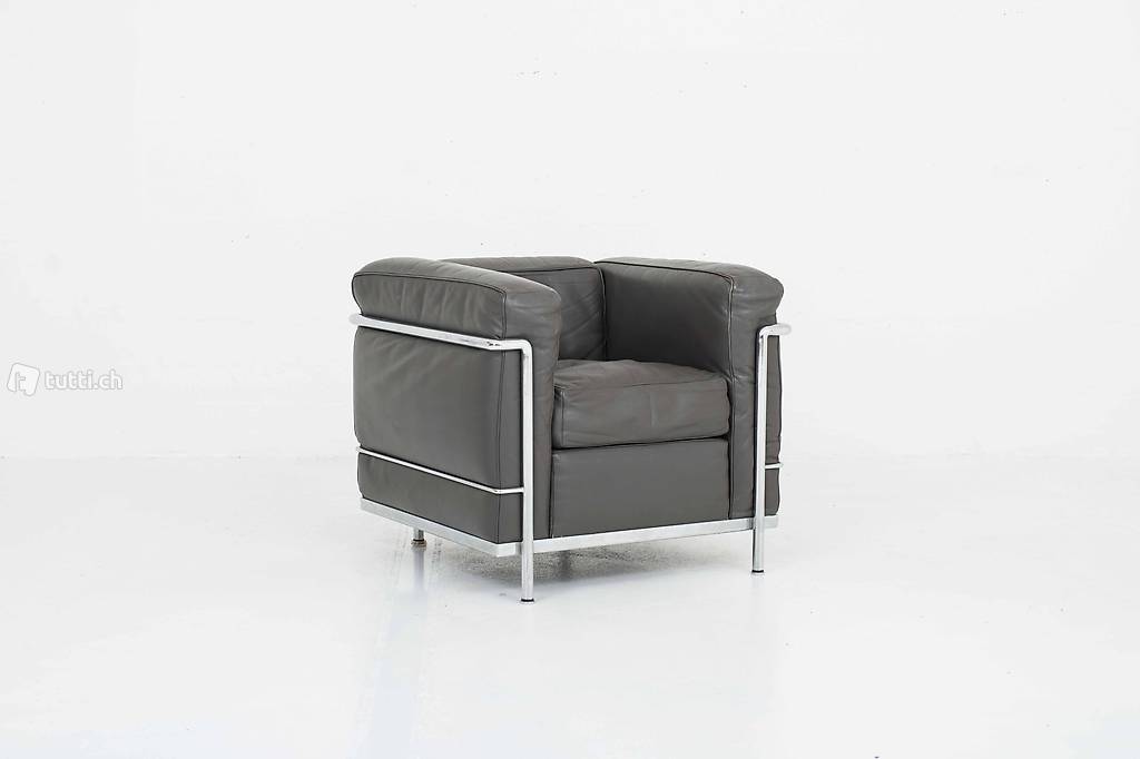  Le Corbusier LC2 Sessel von Cassina in Grau