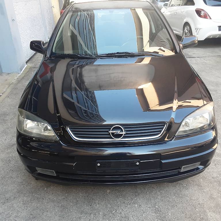 Opel Astra 2.2i Sport — slika 3