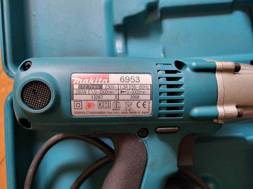 MAKITA Schlagschrauber 150Nm Model 6953 im Kanton Bern - tutti.ch