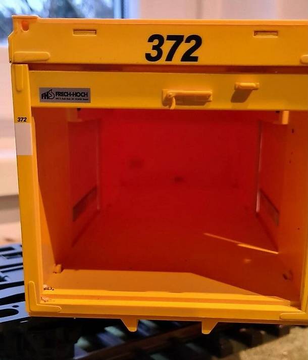 LGB 47892 RhB Containerwagen 'Durch Stadt und Land' im Kanton Zürich ...