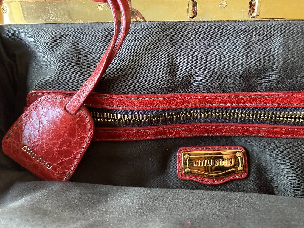 Original Miu Miu Handtasche, Leder, rot im Kanton Aargau tutti.ch