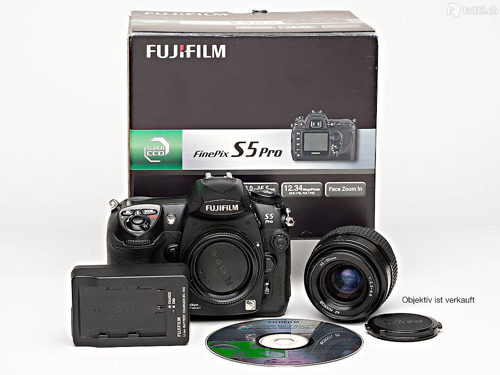 Fuji S5 Pro mit 9300 Auslös. und Nikkor-Weitwink 1:4 12-24mm