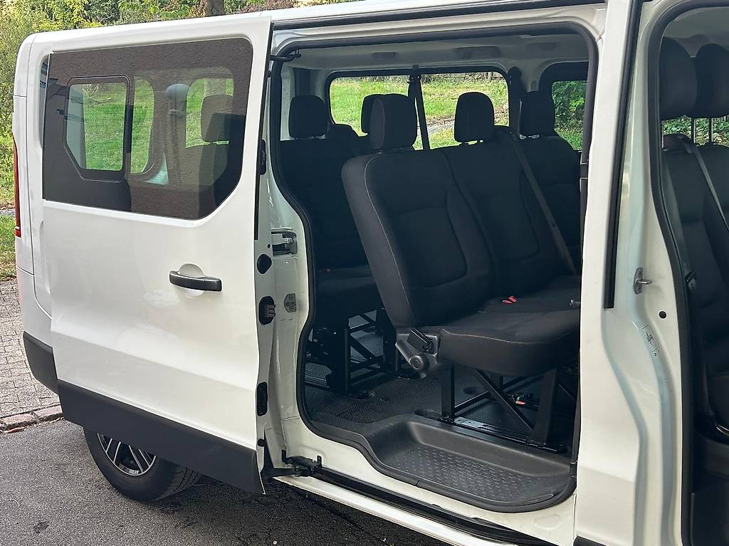 Renault Trafic Grand Passenger 145 PS | 9-Plätzer | AHK — slika 2