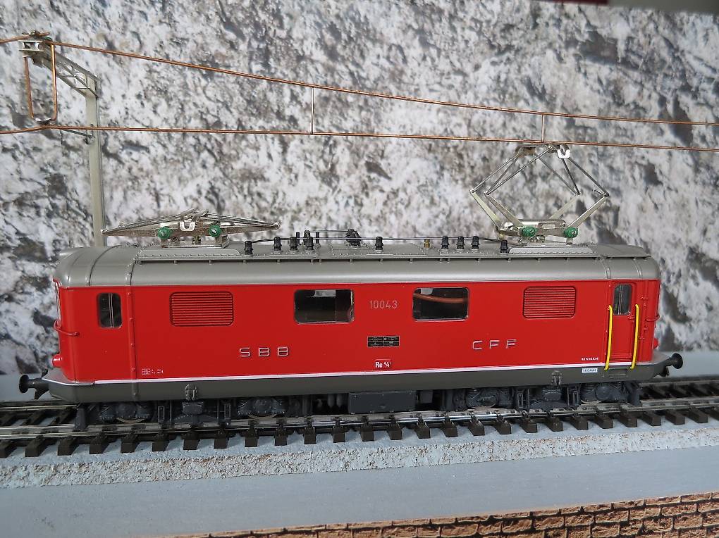 Locomotive électrique Re 4/4 II Swiss Express CFF, HAG HO réf: 210 digitalisée