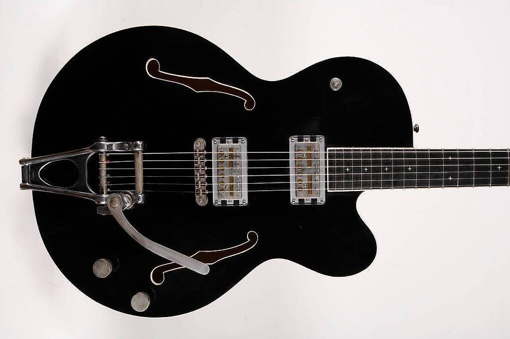 Schwarz Custom Guitar Einzelanfertigung (GretschStyle) im Kanton