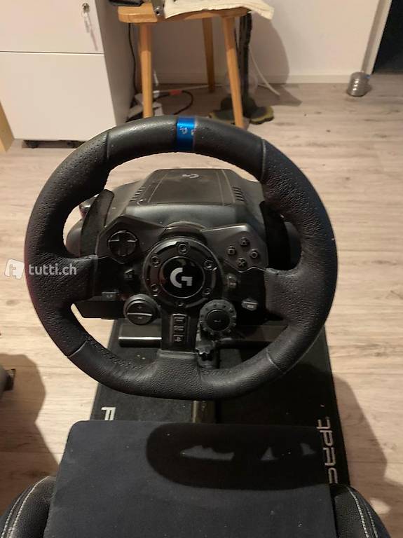 PlaySeat mit Pedale inkl. Lenkrad, PS5 / PS4 / PC