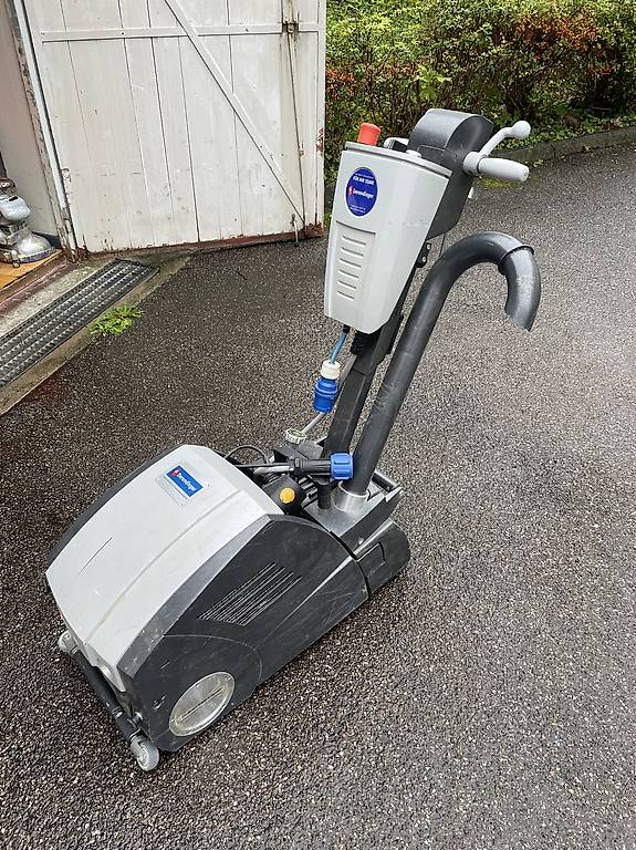 Staub Ade Die Perfekte Absaugung Fur Schleifmaschine Gesundheit Und Langlebigkeit Im Fokus