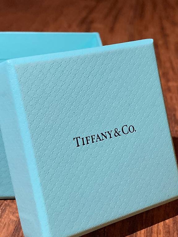 TIFFANY & Co GiftBox / Ringbox / Schachtel im Kanton Zürich tutti.ch