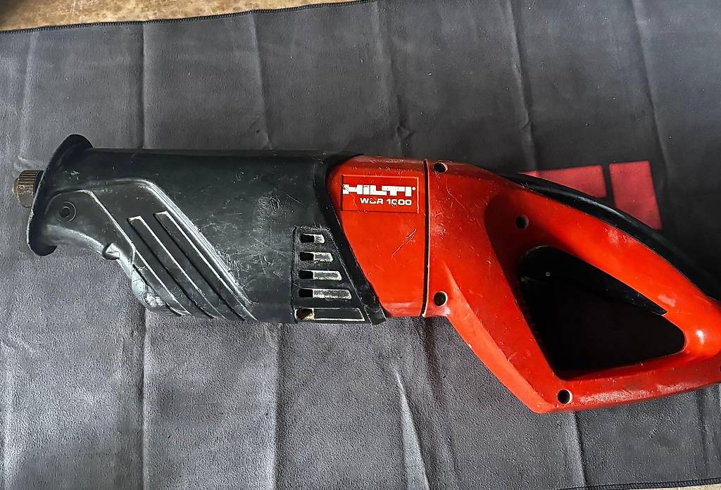 Scie Sabre Hilti SR-30 - Filaire - Occasion