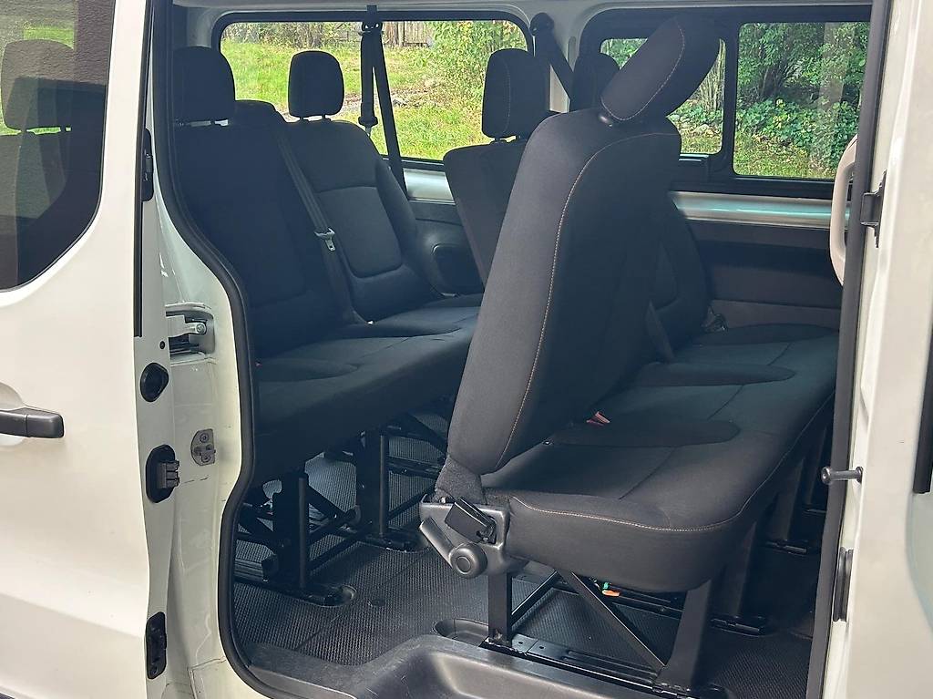 Renault Trafic Grand Passenger 145 PS | 9-Plätzer | AHK — slika 3