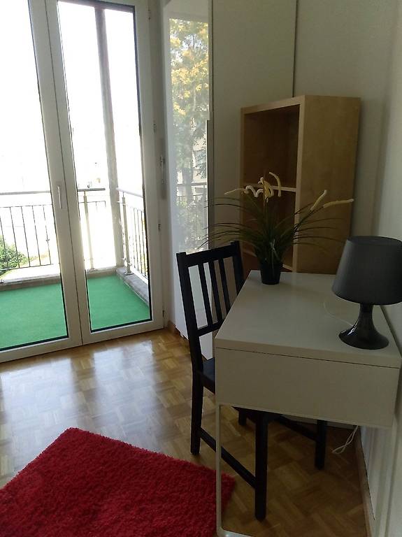 Möblierte WG-Zimmer mit Balkon ab sofort