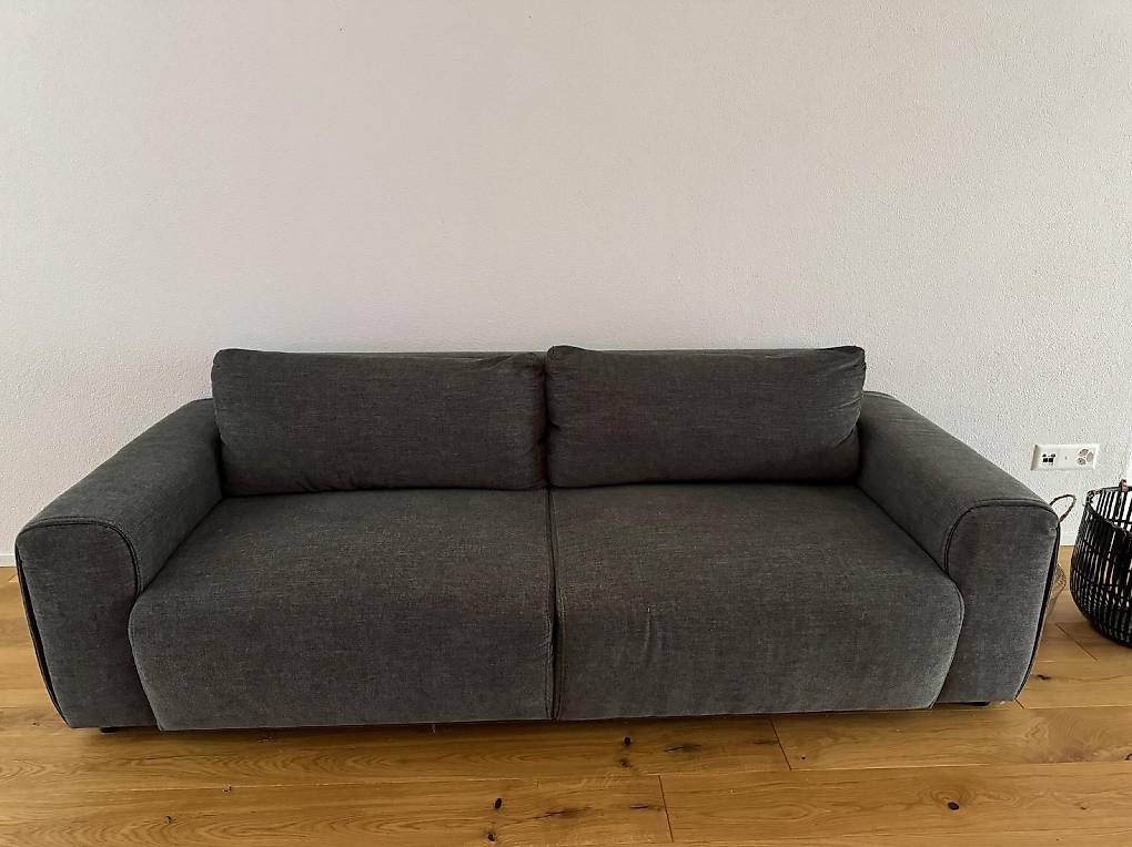Neuwertiges Sofa im Kanton Aargau