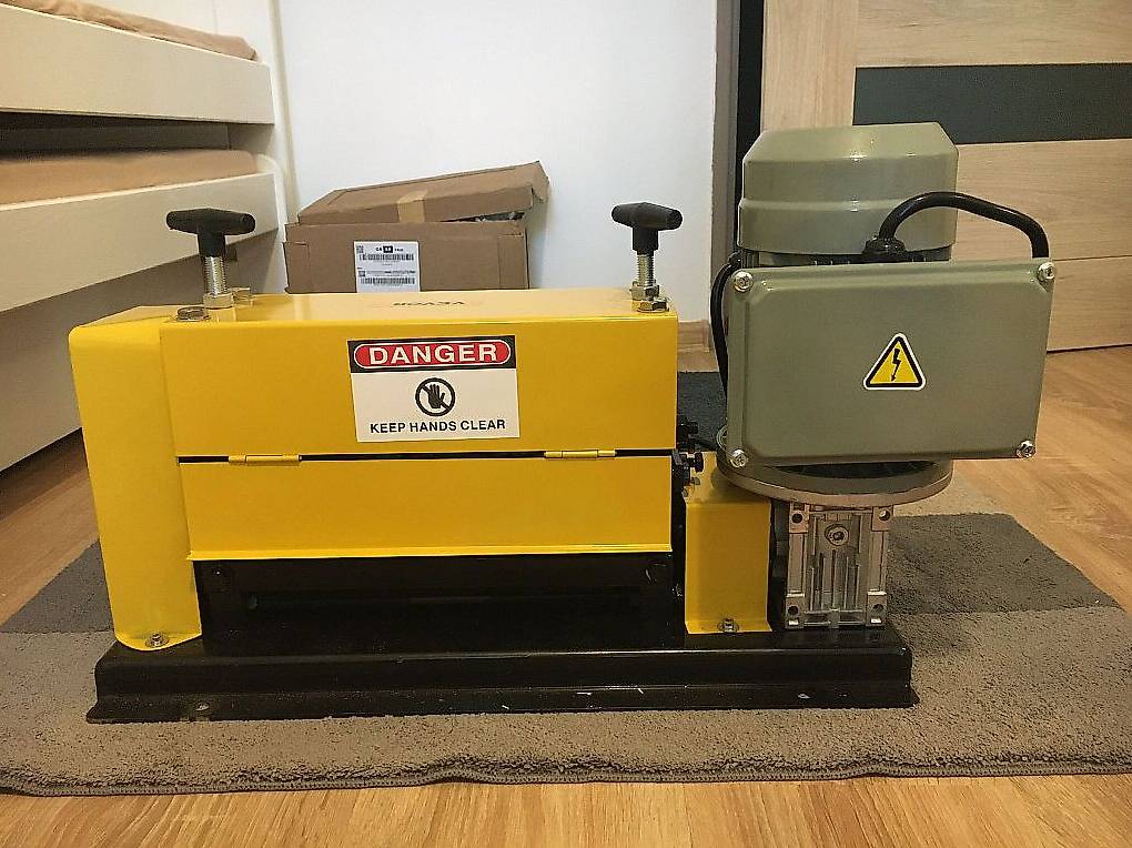 Kabelschälmaschine Abisoliermaschine 0,5-45mm 230V gelb/blau im Kanton ...