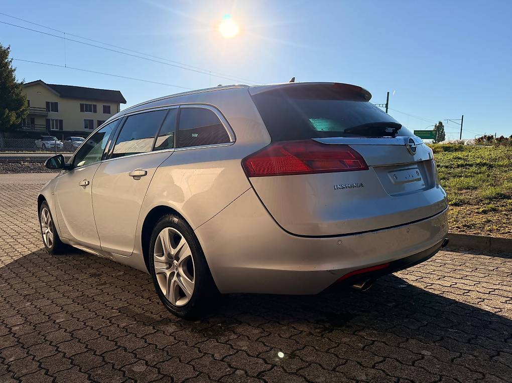 Opel Insignia 2.0 Benzin Automat — slika 3