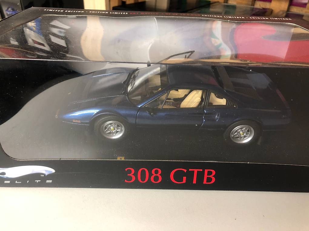 HotWheels Elite 1:18 Ferrari 308 GTB Red Art. Nr: T6923