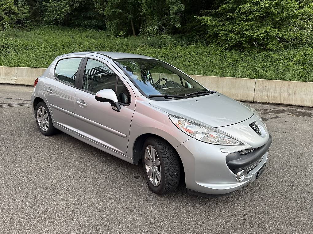 Peugeot 207 Premium mit top Ausstattung mit MFK