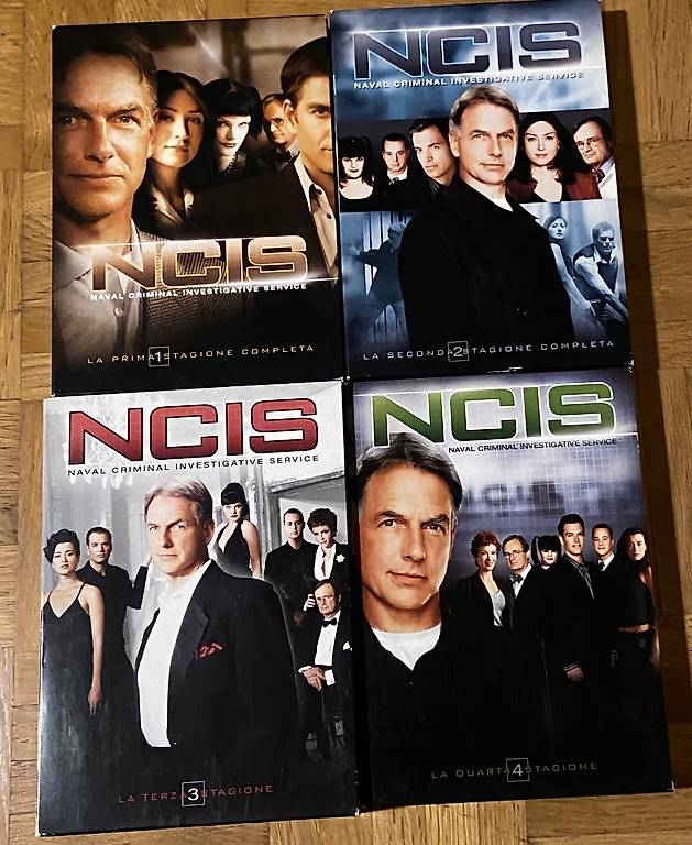 Vendo serie completa NCIS im Kanton Tessin tutti.ch