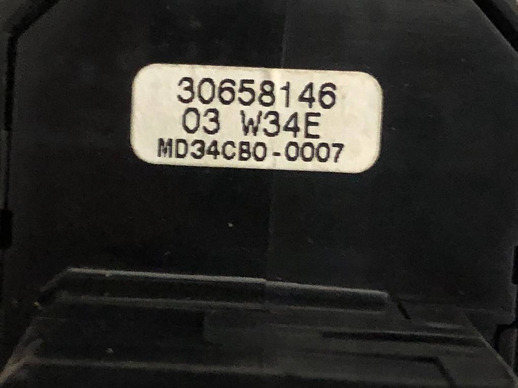Produktbild von Vorne Links 18-polig OEM 9472276 Frankberg Fensterheberschalter Vorne Links Für Volvo S70 V70 XC70 1995-2002 - 18-polig - OEM 9472276 Fensterheberschalter Volvo