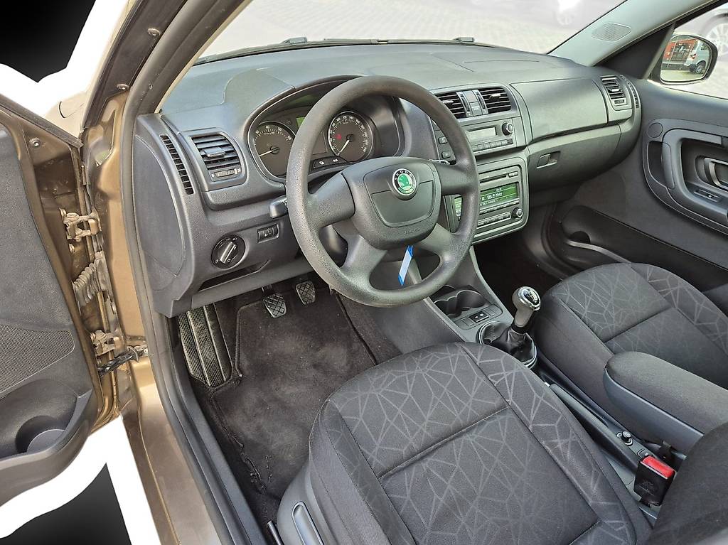 SKODA Roomster 1.2 TSI Style — slika 9