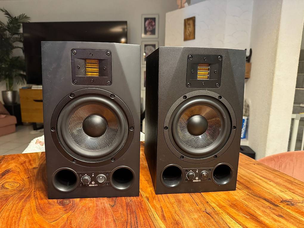 Adam Audio A7X Skin Gradienter Purple main image 0