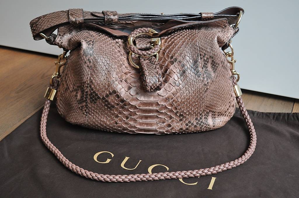 Gucci Europe Exclusive Shoulderbag Lilac / NP 3300. im Kanton Zürich