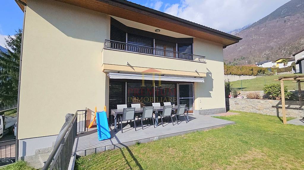 AMPIA CASA INDIPENDENTE CON GIARDINO