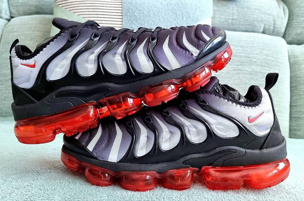 Vapormax shark tooth sales