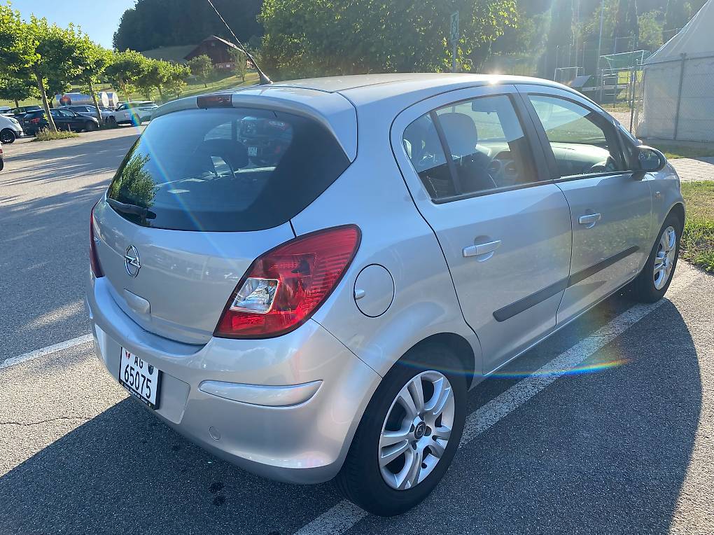 Opel  Corsa D 12 eco grau — slika 3