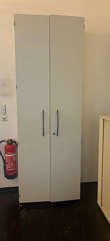 Büroschrank im Kanton Aargau