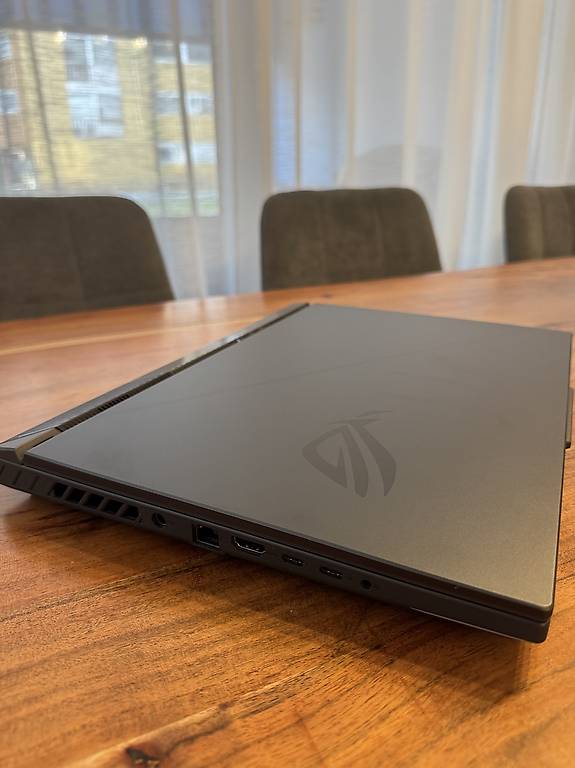 ASUS ROG Strix G16 / i7 | RTX 4070 | 32 GB RAM | 1 TB SSD im Kanton ...