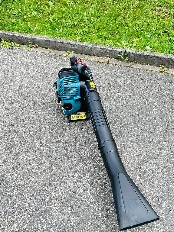 Laubbläser Makita 4 Takt im Kanton Aargau tutti.ch