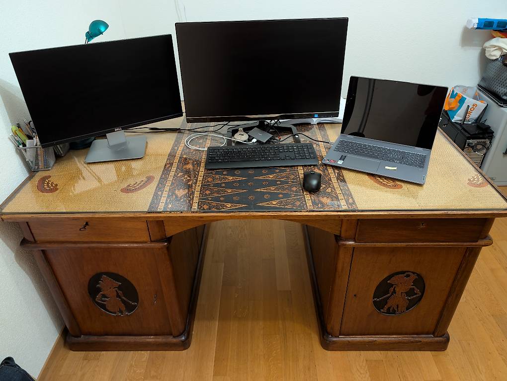 Antiker Partner Desk um 1800 Teilbelegt & Java-Batiktuch