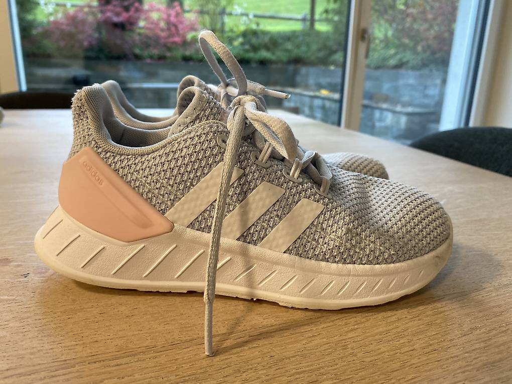 Adidas Turnschuhe 31 im Kanton Luzern