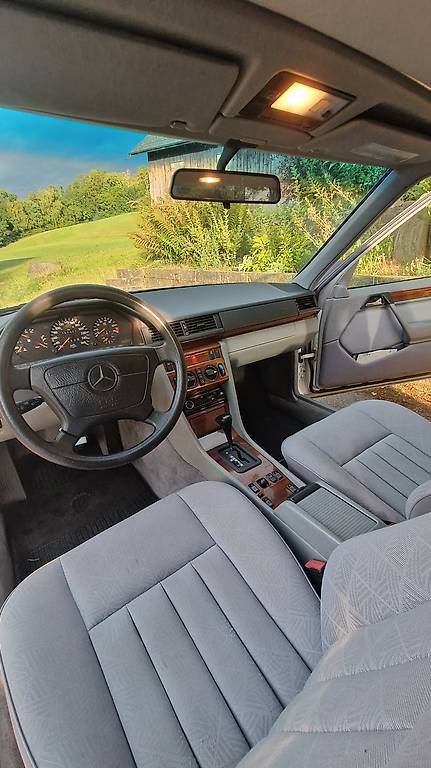 Mercedes-Benz E280 W124 — slika 4